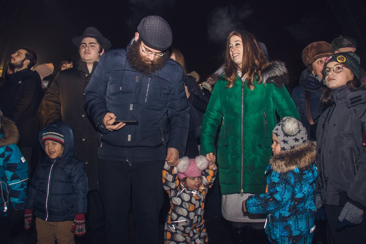 На праздник - всей семьей На праздник - всей семьей