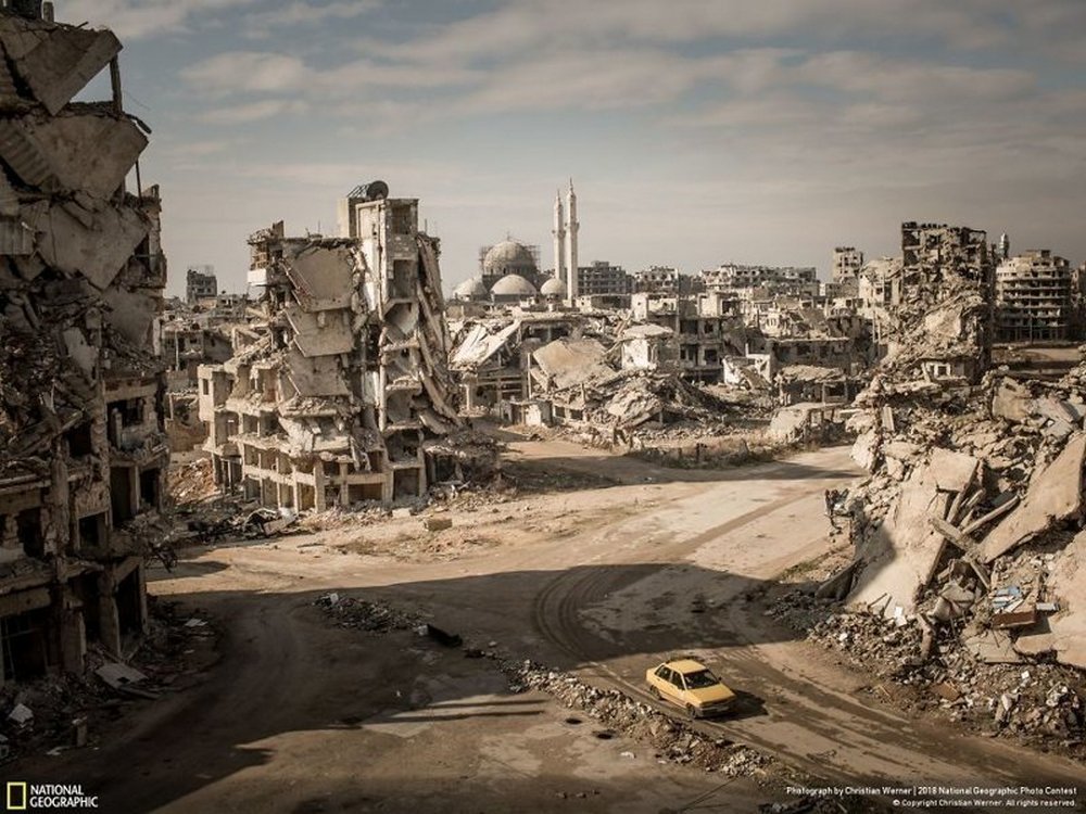 Разрушенный город в Сирии