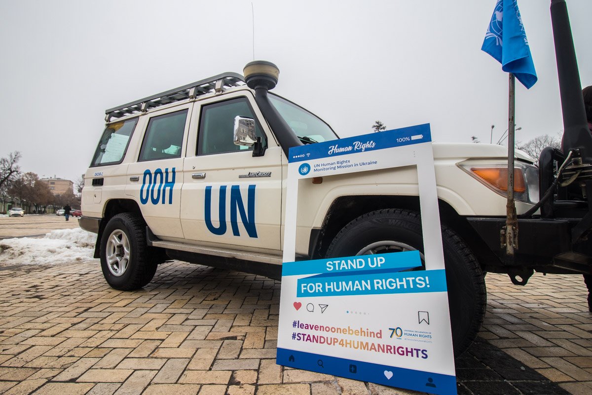 Каждый мог ознакомиться с одним их бронированных автомобилей ООН Каждый мог ознакомиться с одним их бронированных автомобилей ООН