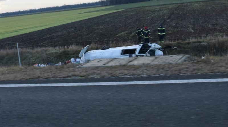 Из-за аварии погибла одна женщина, а ещё три человека получили травмы Из-за аварии погибла одна женщина, а ещё три человека получили травмы