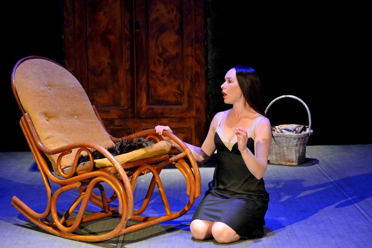 Камерная версия спектакля, созданной по мотивам пьесы «Любовная исповедь мужчине, который сидит в кресле»