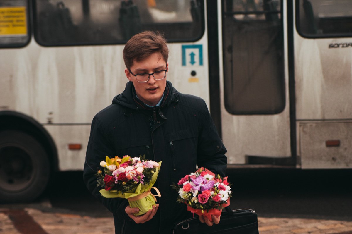 Лафхак, если забыл, какие любимые цветы у девушки