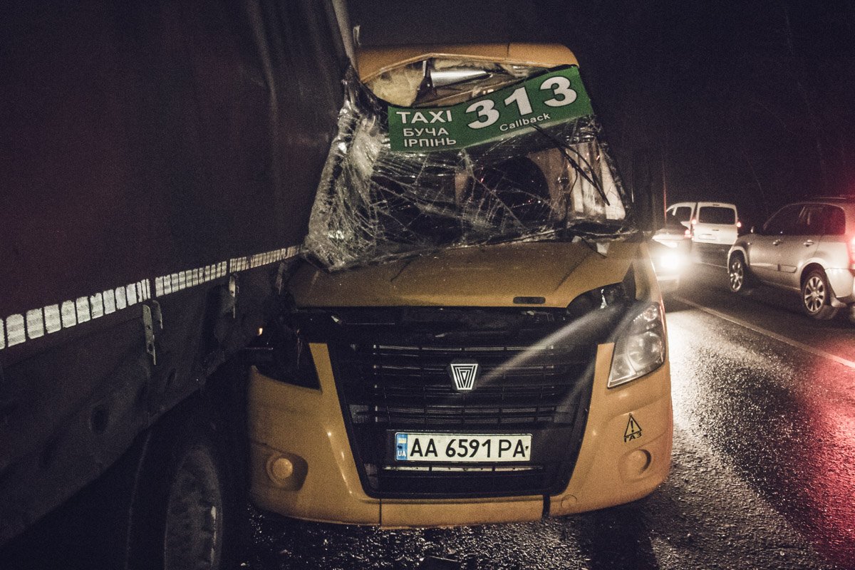 Общественной транспорт двигался от метро Академгородок в город Буча