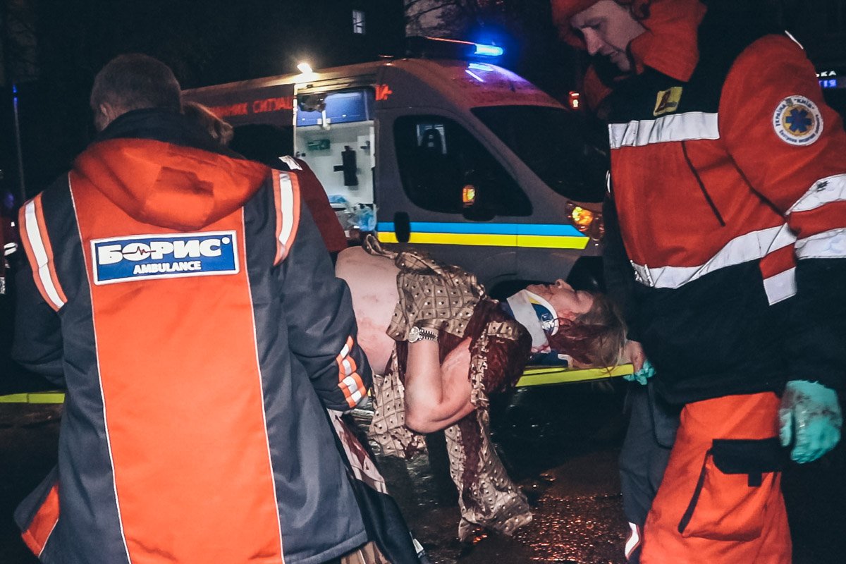 В результате ДТП у нее травма шеи, ее госпитализировали