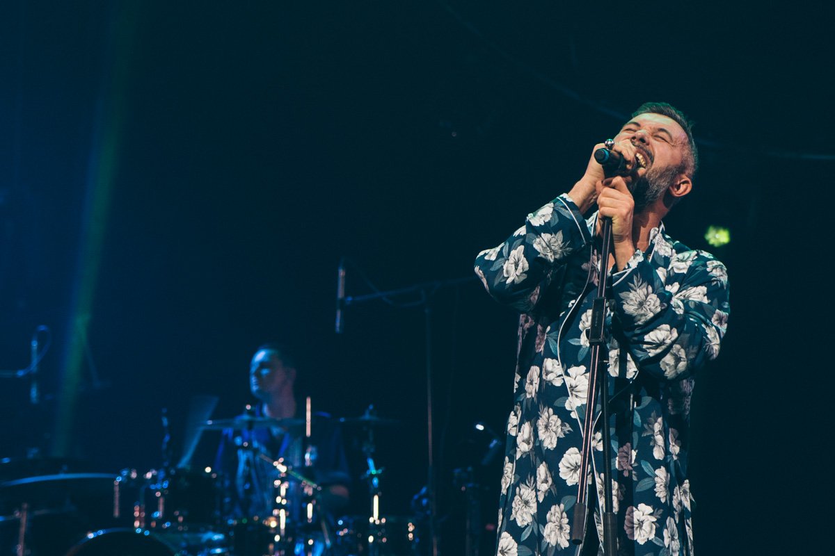 Певец исполнил как старые, давно полюбившиеся всем, хиты, так и песни из нового альбома «Музасфера» Певец исполнил как старые, давно полюбившиеся всем, хиты, так и песни из нового альбома «Музасфера»