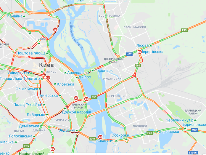 Затруднено движение по мостам, особенно на мосту Метро Затруднено движение по мостам, особенно на мосту Метро