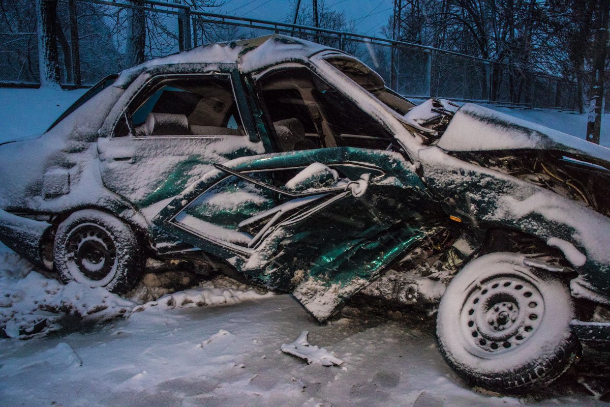 В результате аварии водителя Lancia госпитализировали в больницу В результате аварии водителя Lancia госпитализировали в больницу