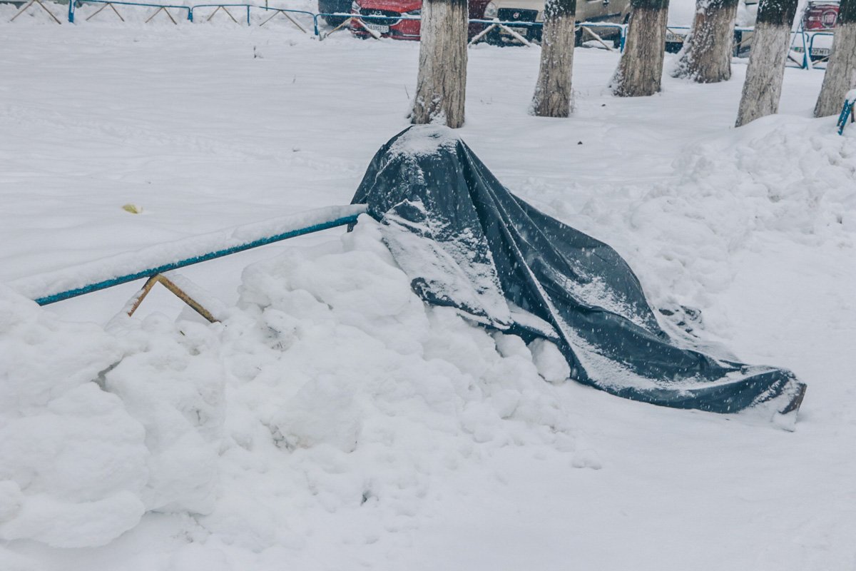 Тело лежало на пешеходной зоне