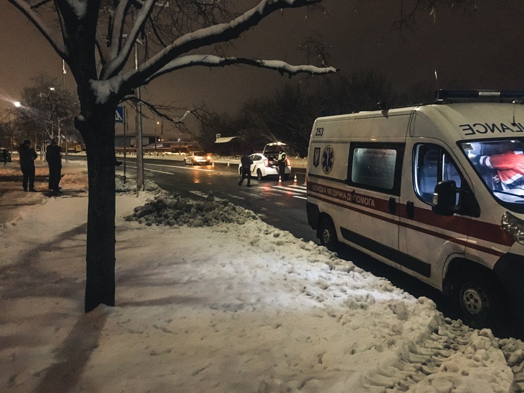 Парня госпитализировали медики Парня госпитализировали медики