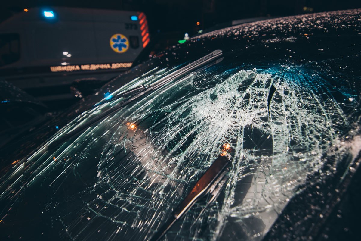 Предварительно, водитель не был пристегнут