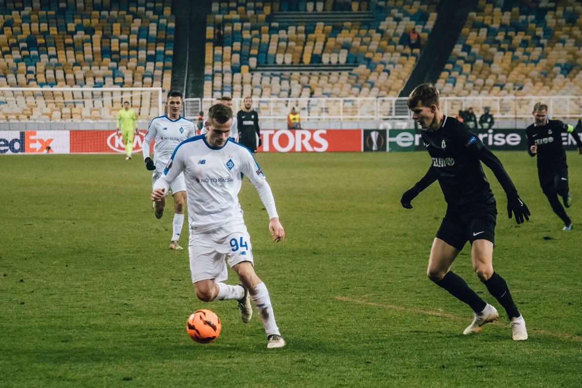 Киевлян можно поздравить с первым местом в группе, а украинца Соболя и чешский Яблонец с гостевой победой