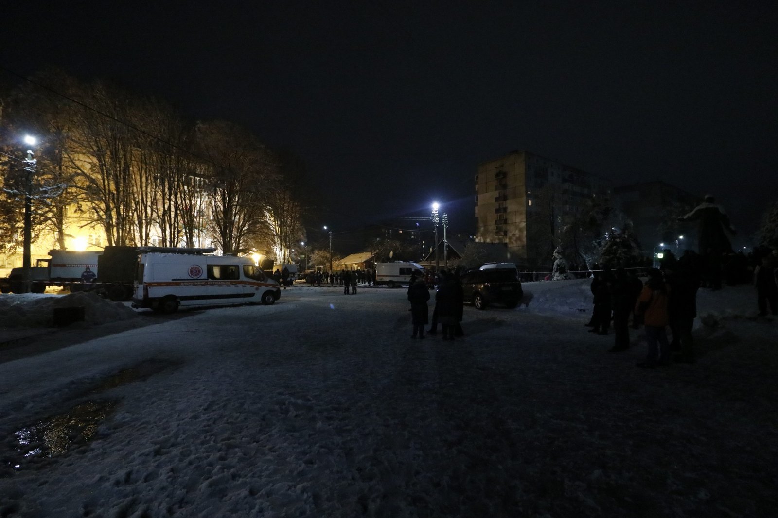 Работы по разбору завалов и установления причин взрыва продолжаются