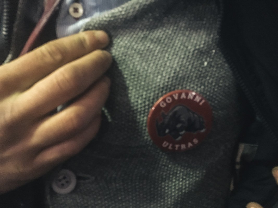 Парни называют себя участниками некой организации Govanni Ultras Парни называют себя участниками некой организации Govanni Ultras