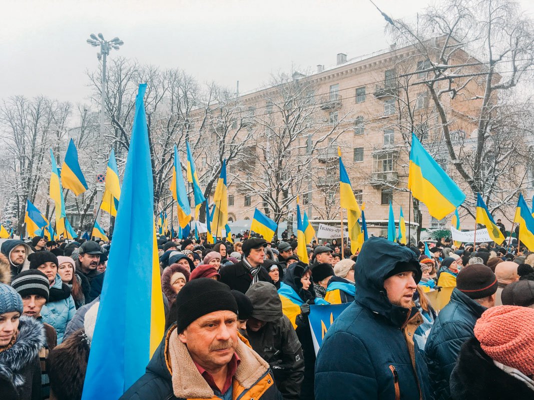 На данное событие  около 9:50 прибудет президент Украины