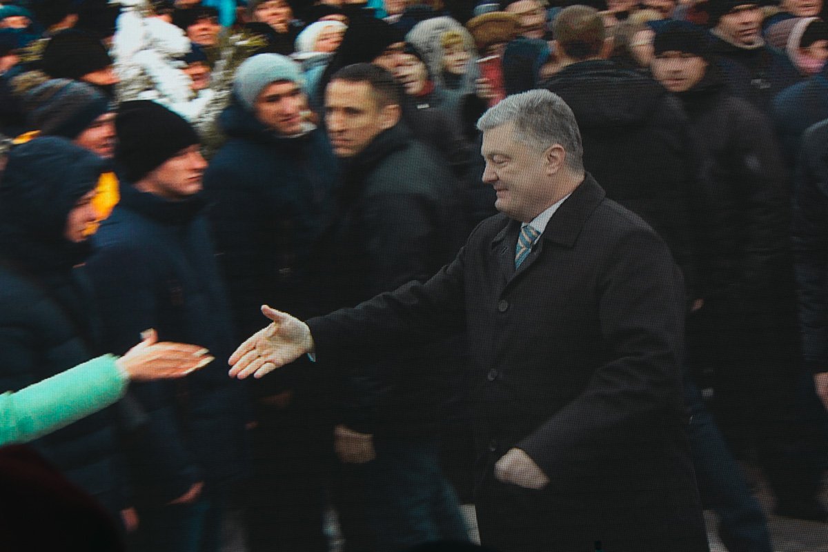 В 11:20 в Софийский собор прибыл глава государства Петр Порошенко