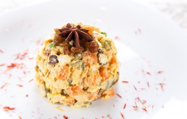 Любовь к индийской кухне и немного специй - салат готов