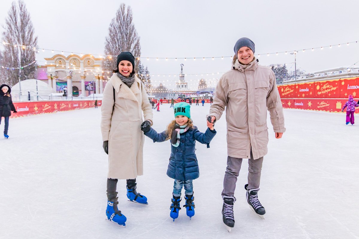 С родителями на катке весело в любой день