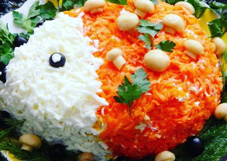 Салат "Ежик" будет самым милым блюдом на вашем новогоднем столе 