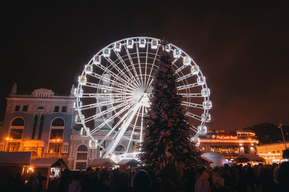 Елочку зажгут 19 декабря