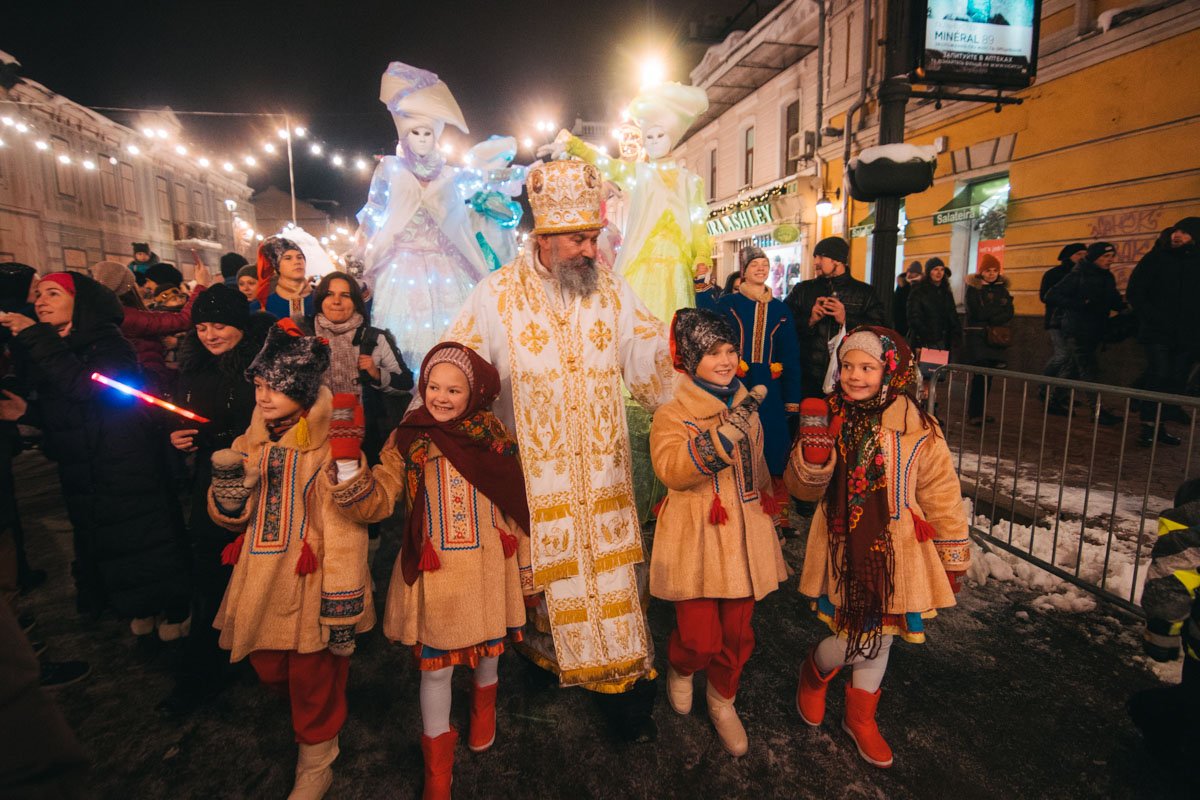 А вы были хорошими в этом году? Николай принесет вам сладости или лозу под подушечку?