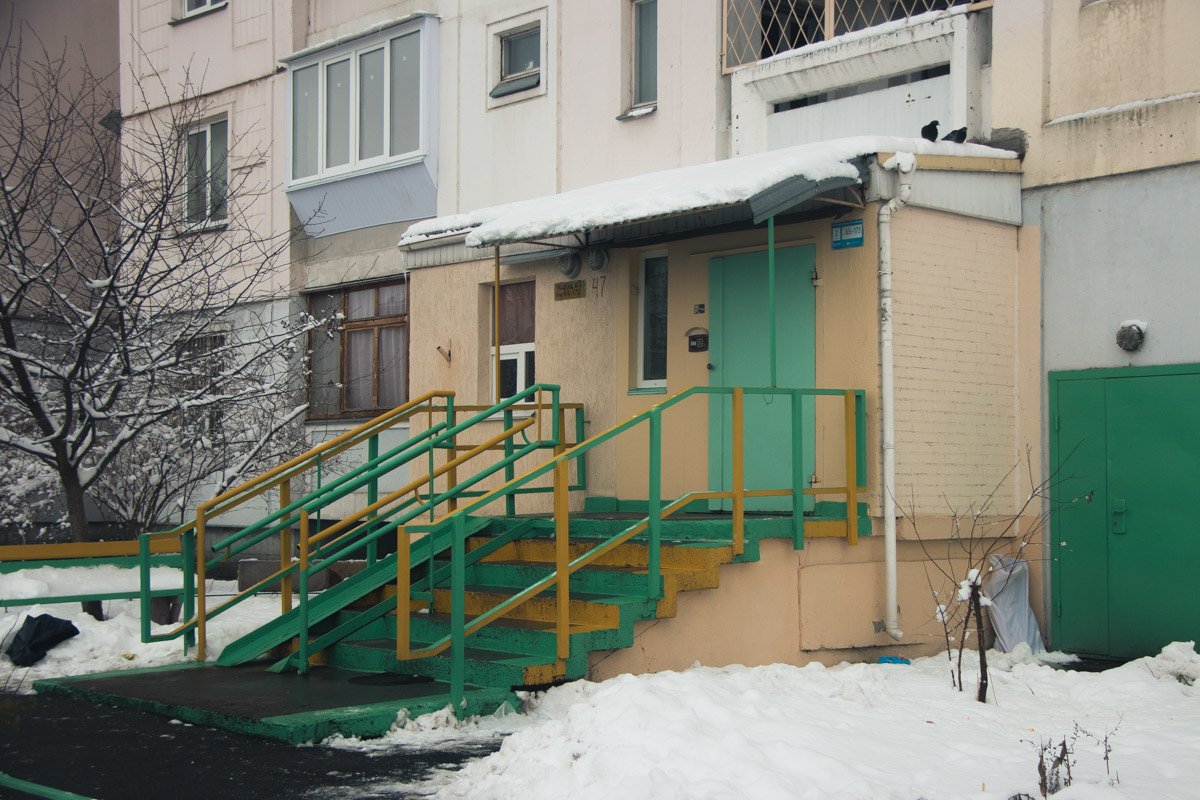 По предварительной информации, мужчина проживал на 8 этаже По предварительной информации, мужчина проживал на 8 этаже