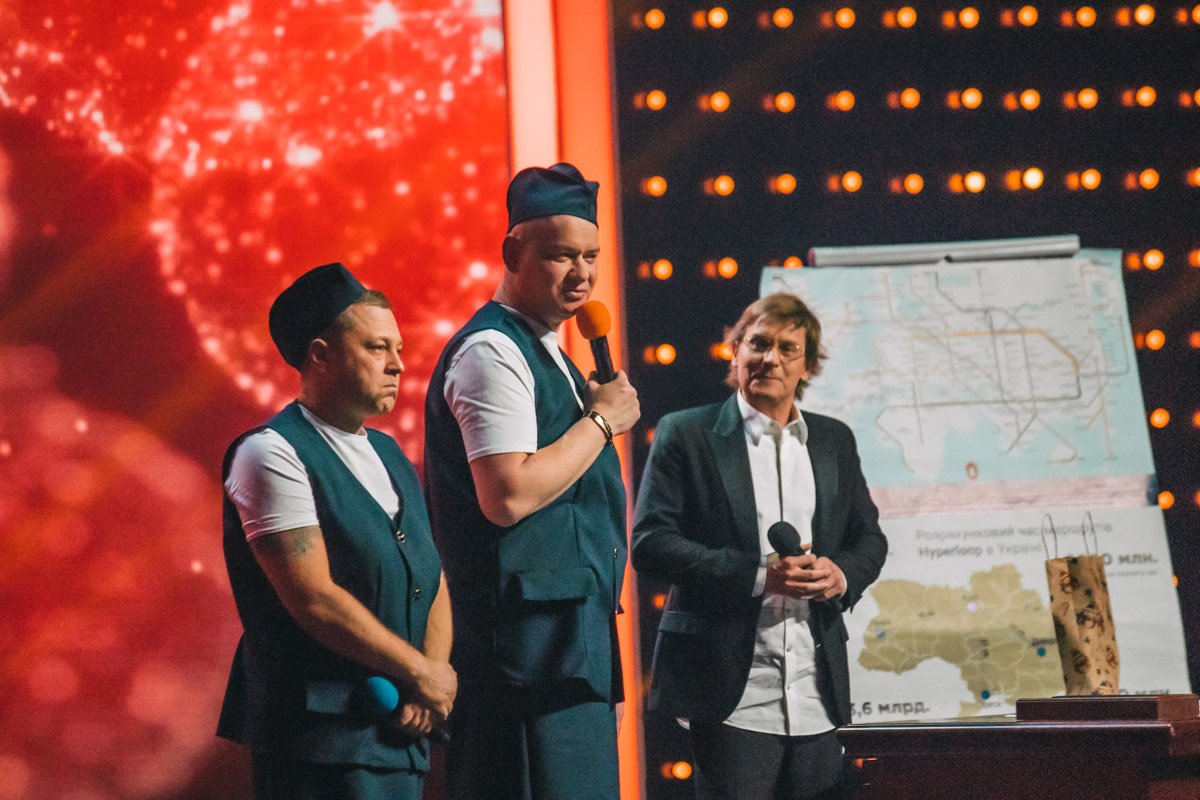 В новогодней программе, как и обычно, было много актуального, ироничного и яркого юмора В новогодней программе, как и обычно, было много актуального, ироничного и яркого юмора