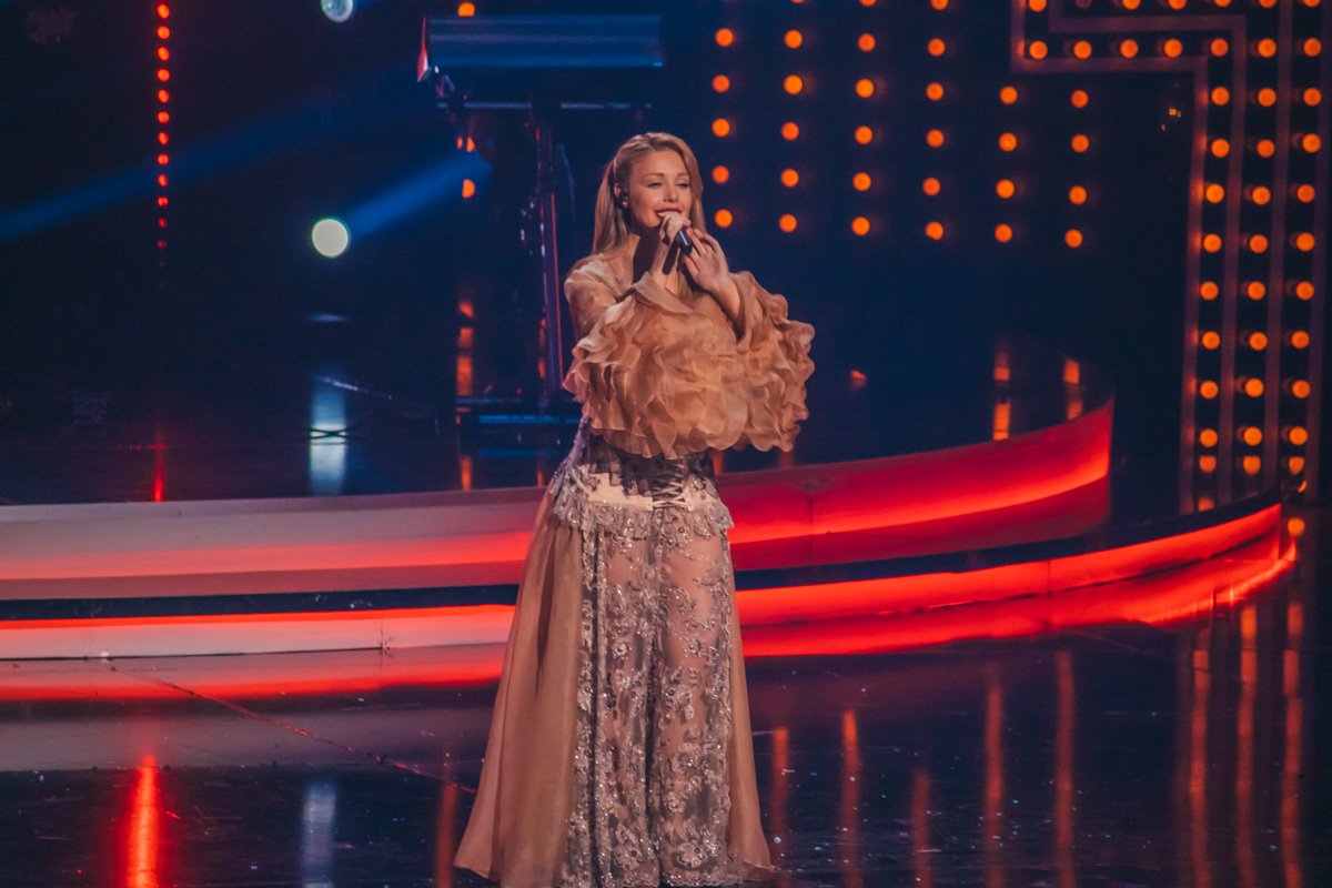 Тина Кароль была на концерте олицетворением нежности Тина Кароль была на концерте олицетворением нежности