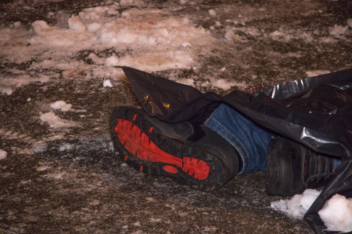 Однако вместо сборов мужчина выпрыгнул из окна балкона