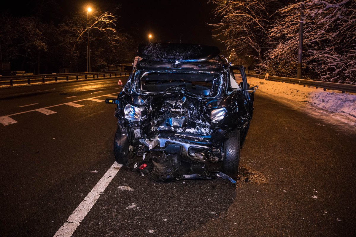 На Житомирской трассе произошло ДТП при участии легкового автомобиля Citroen Aircross и Mercedes Sprinter На Житомирской трассе произошло ДТП при участии легкового автомобиля Citroen Aircross и Mercedes Sprinter