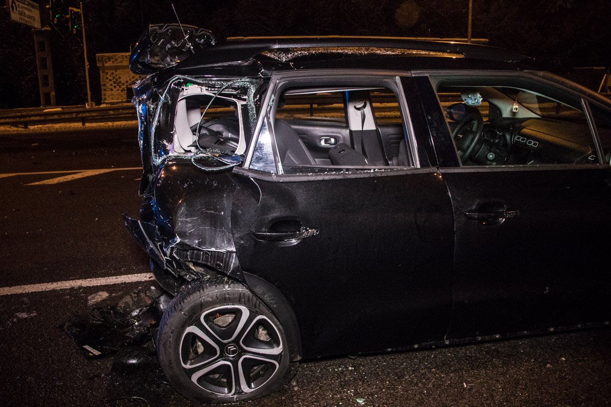 Водитель легковушки отказался от госпитализации, хотя жаловался на сильную боль в ногах Водитель легковушки отказался от госпитализации, хотя жаловался на сильную боль в ногах