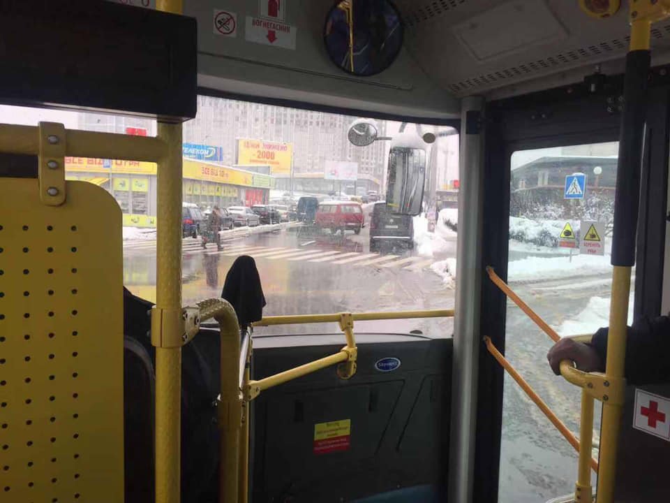 Он курсирует по маршруту №599 от метро Харьковская до улицы Шептицкого Он курсирует по маршруту №599 от метро Харьковская до улицы Шептицкого