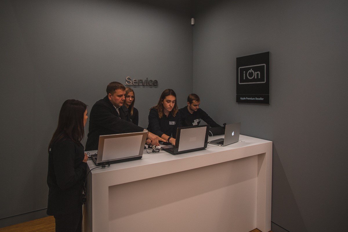 В Киеве открылся магазин официального партнера Apple iOn