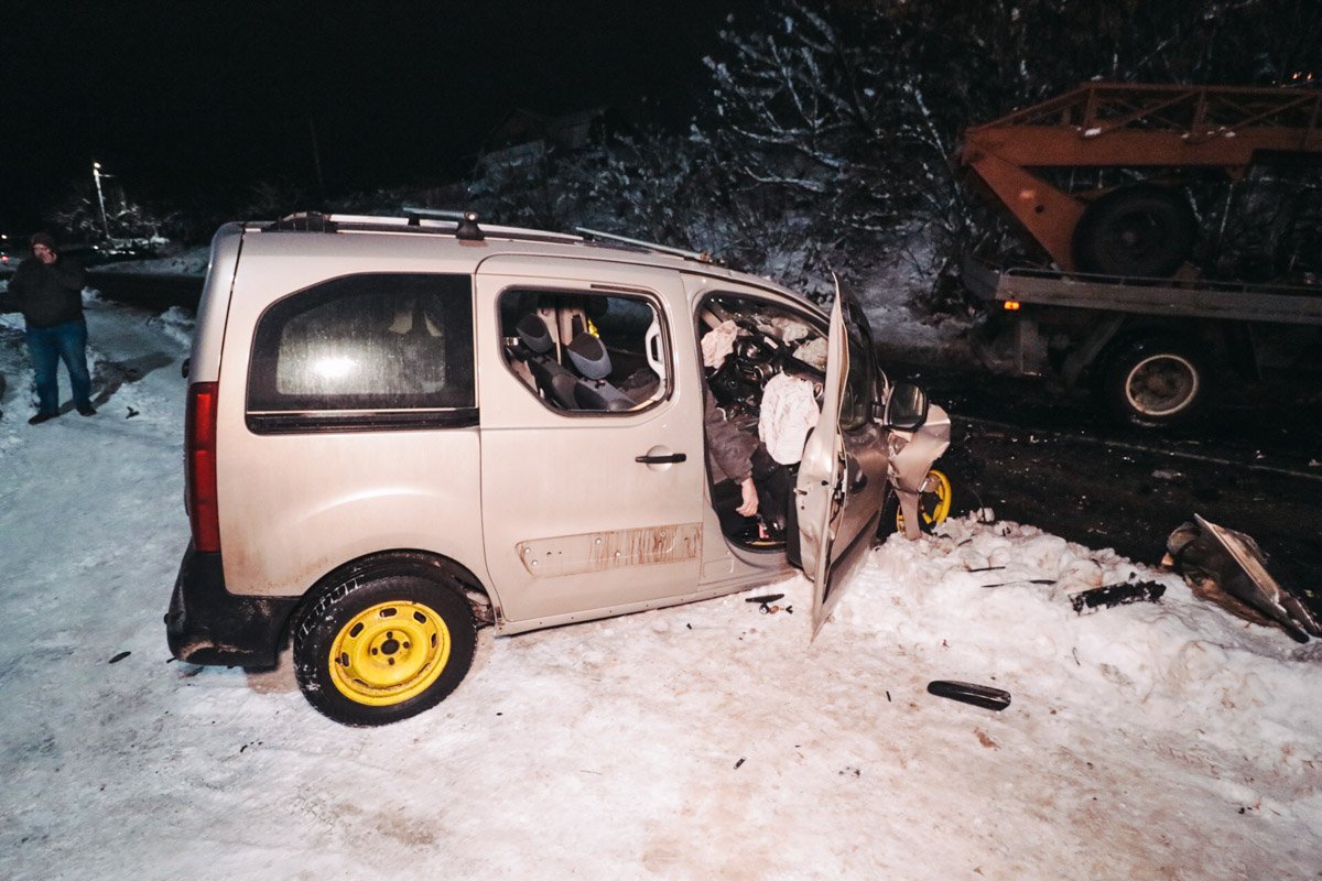 17 декабря под Киевом в населенном пункте Гатное произошло смертельное ДТП