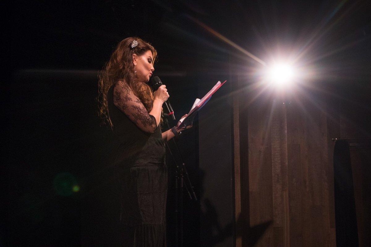 Побуждала публику жертвовать деньги ведущая телеканала "Zik" Лейла Мамедова Побуждала публику жертвовать деньги ведущая телеканала "Zik" Лейла Мамедова