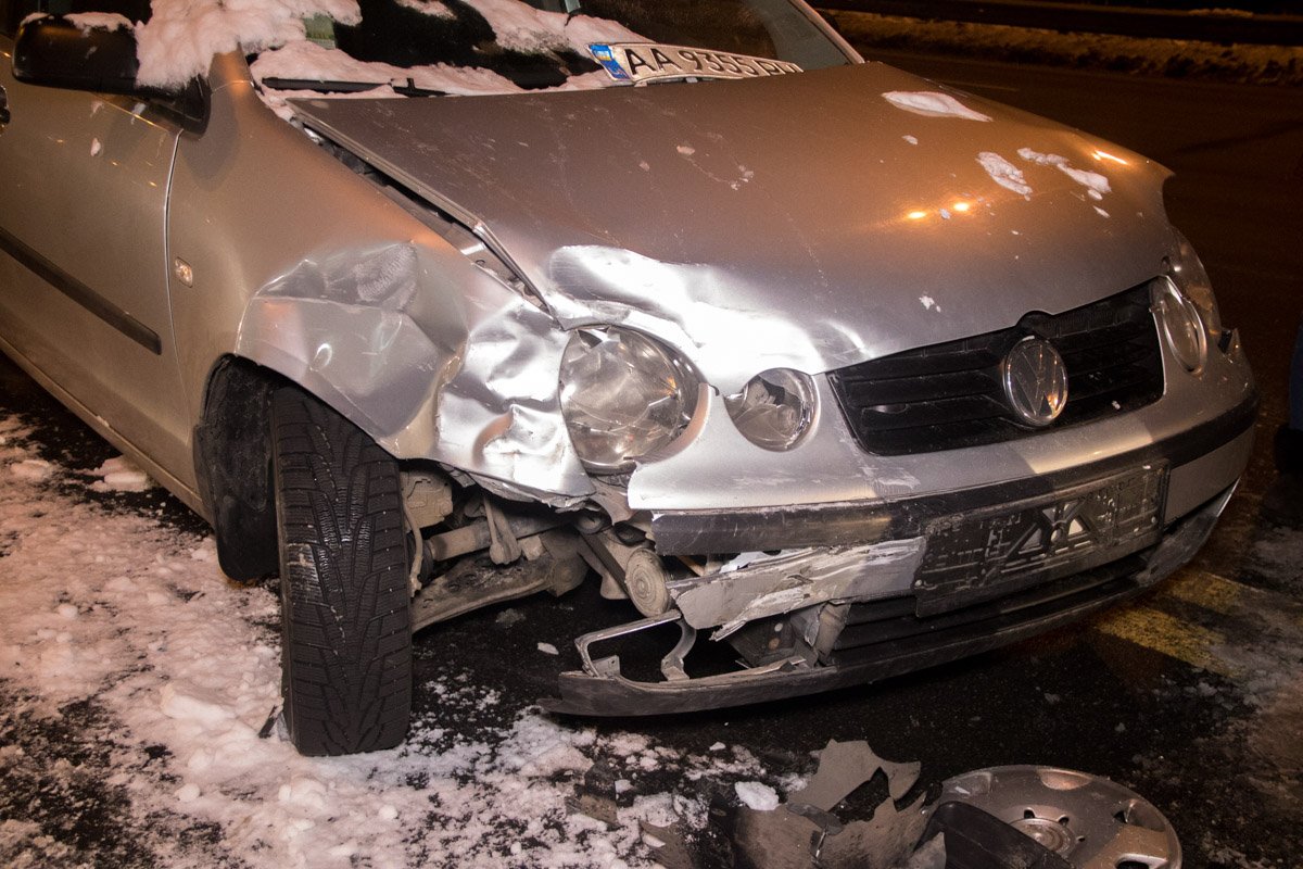 17 декабря на проспекте Соборности произошло ДТП с участием Volkswagen Polo и Skoda Fabia 17 декабря на проспекте Соборности произошло ДТП с участием Volkswagen Polo и Skoda Fabia