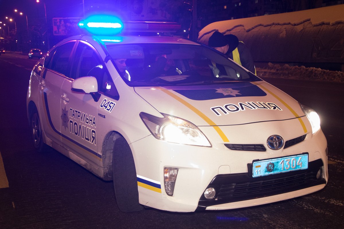 На месте происшествия работала патрульная полиция На месте происшествия работала патрульная полиция