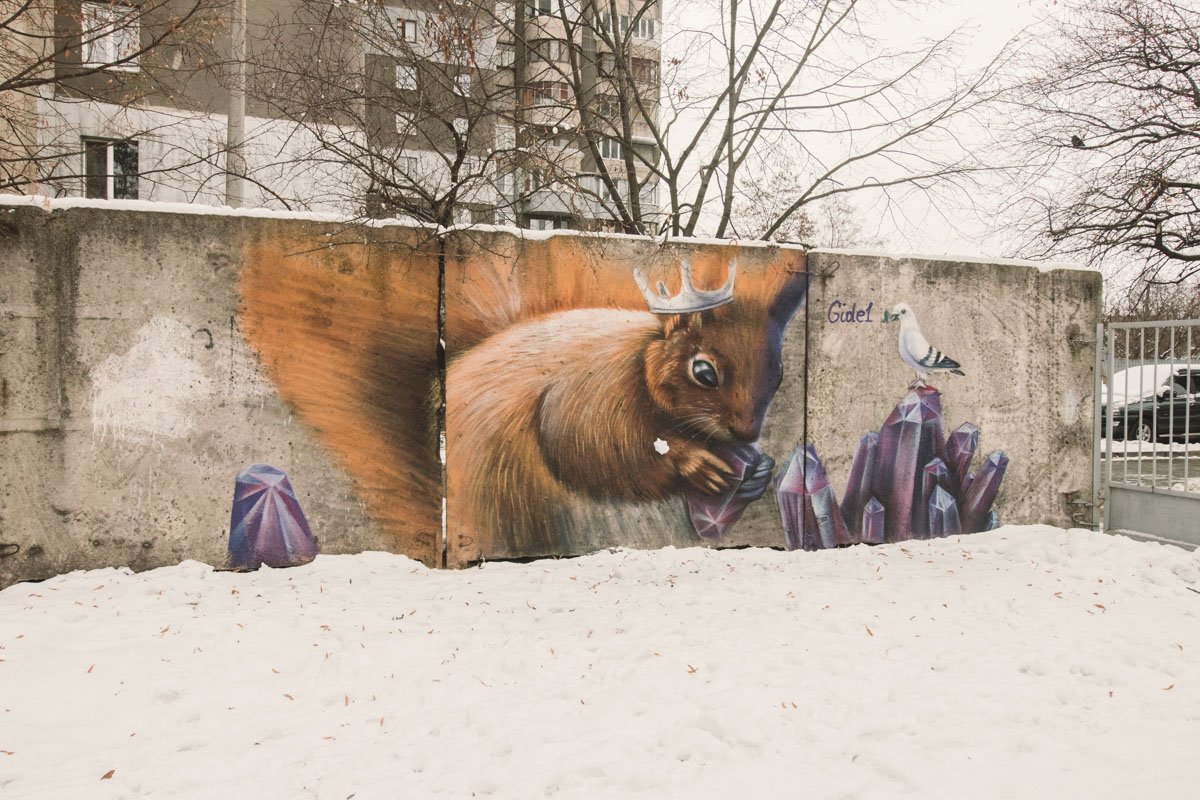 Во вторник, 18 декабря, в Днепровском районе Киева появился новый сказочный мурал Во вторник, 18 декабря, в Днепровском районе Киева появился новый сказочный мурал