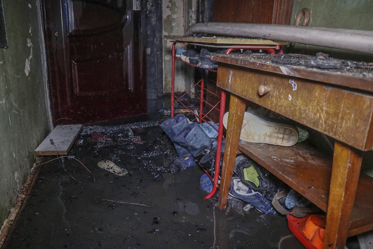 В коммуналке жили малоимущие семьи