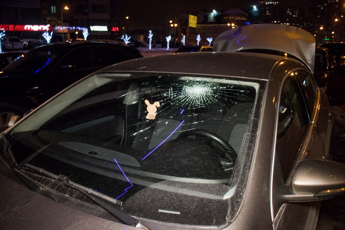 Мужчина не успел затормозить и ударил Passat в заднюю часть Мужчина не успел затормозить и ударил Passat в заднюю часть