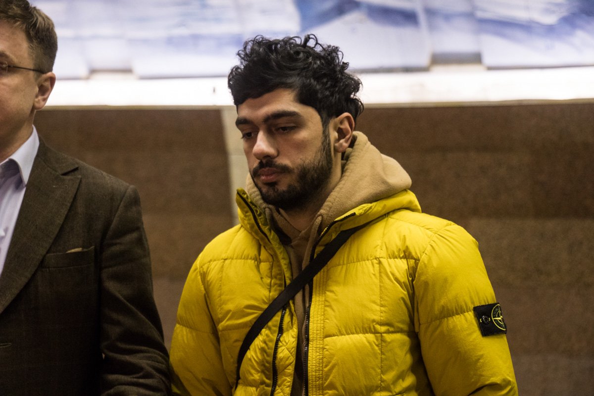 Куратор проекта, Гео Лерос, также присутствовал, чтобы поведать тайну каждого из 8 рисунков