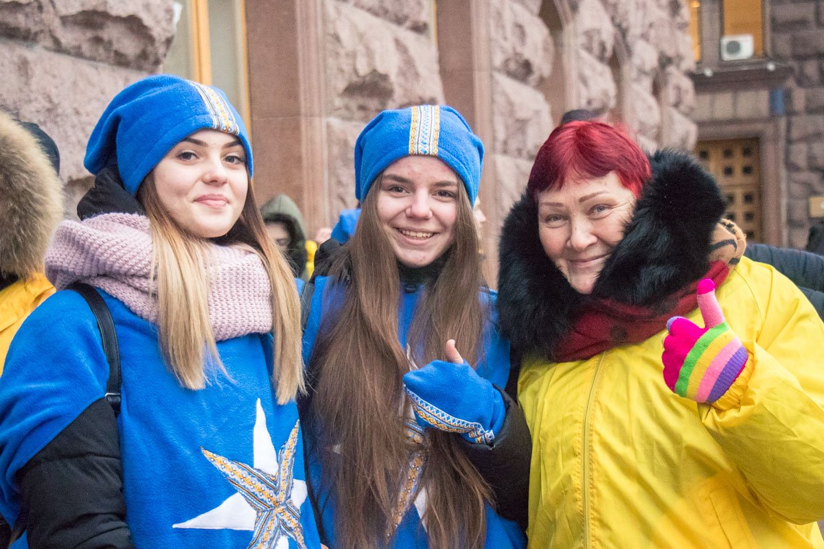 Ребята дарили улыбки всем людям искренне и бескорыстно