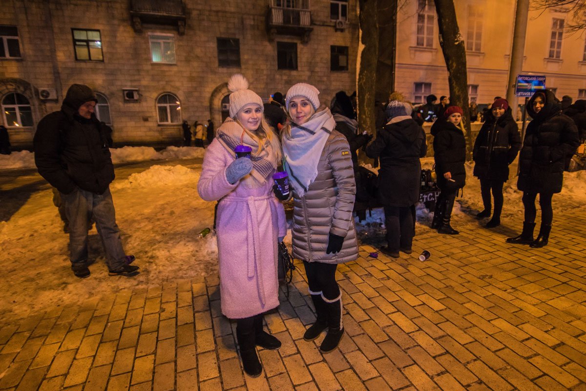 Горячий кофе и теплая обстановка согревают даже в самый морозный день 