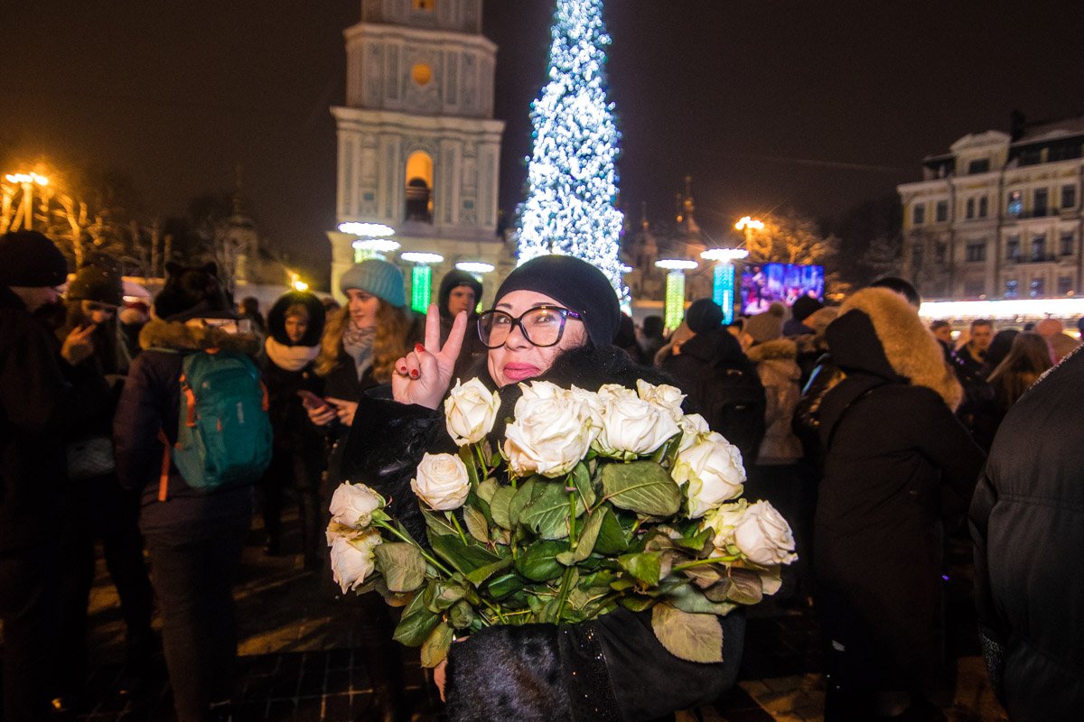 Красивый букет и праздничная атмосфера - что может быть лучше?