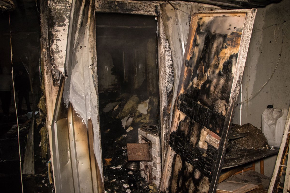 47-летний охранник по имени Павел был в состоянии алкогольного опьянения и спал 47-летний охранник по имени Павел был в состоянии алкогольного опьянения и спал