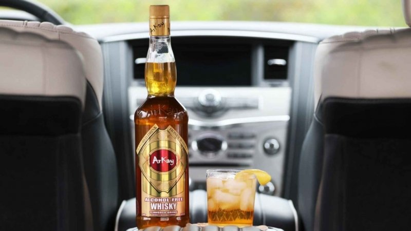 Место для рекламы безалкогольного виски явно выбрали неслучайно