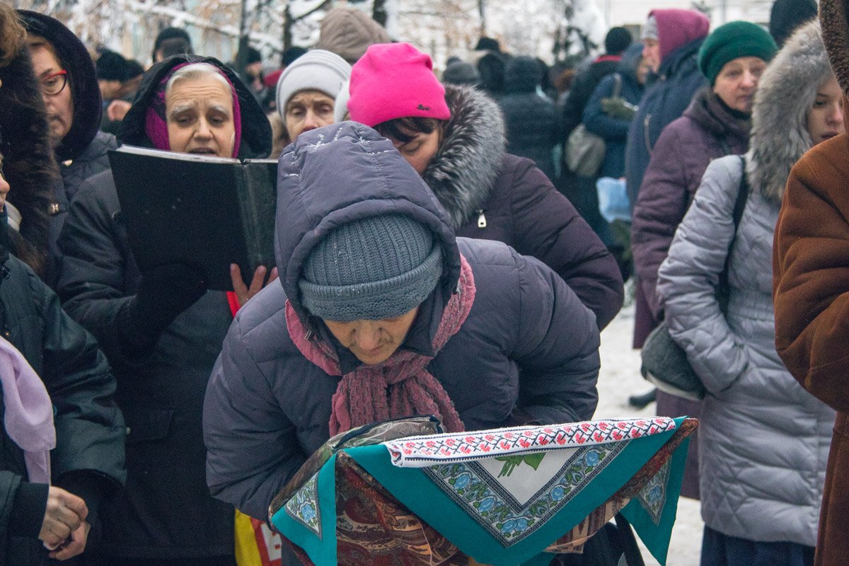 Большинство из пришедших под ВР - пожилые женщины