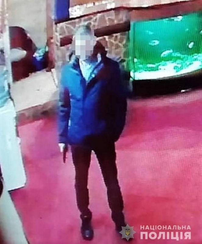 Мужчина ограбил кассу с помощью игрушечного пистолета