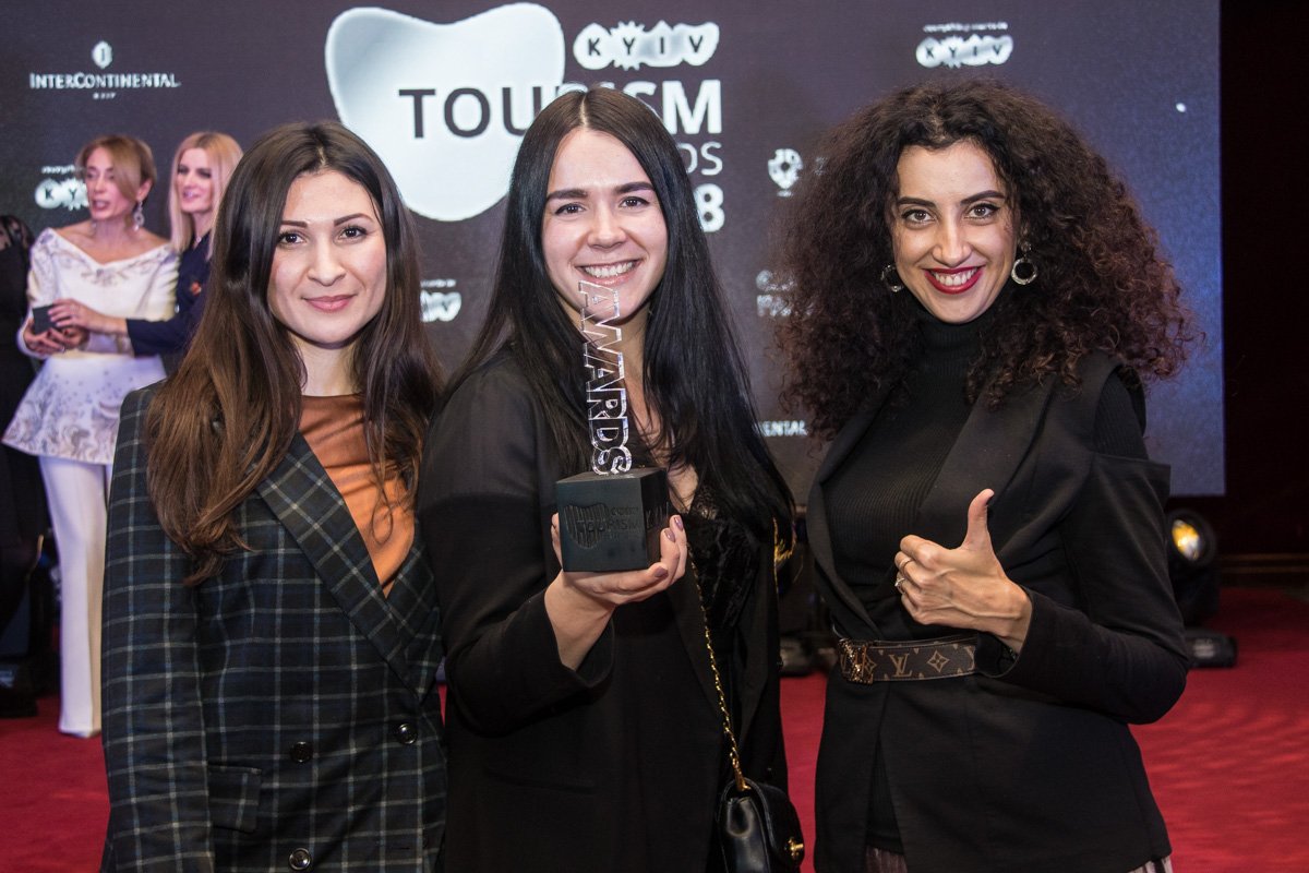 После мероприятия гостей ждал праздничный фуршет После мероприятия гостей ждал праздничный фуршет