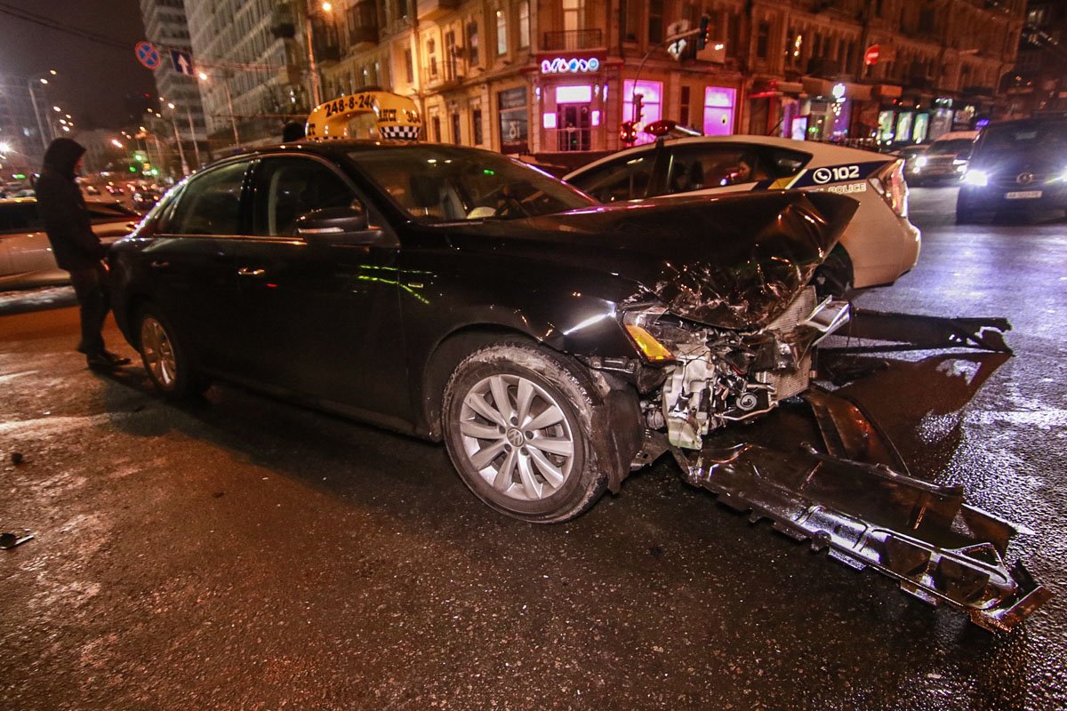 В момент аварии в обоих машинах были пассажиры, но никто из них не пострадал В момент аварии в обоих машинах были пассажиры, но никто из них не пострадал