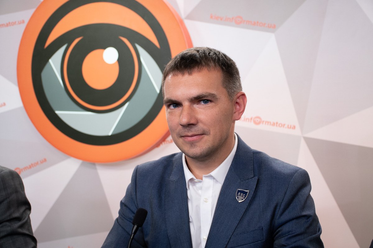 Управляющий партнер юридической компании "Альянс правовых сил" Виталий Собкович Управляющий партнер юридической компании "Альянс правовых сил" Виталий Собкович